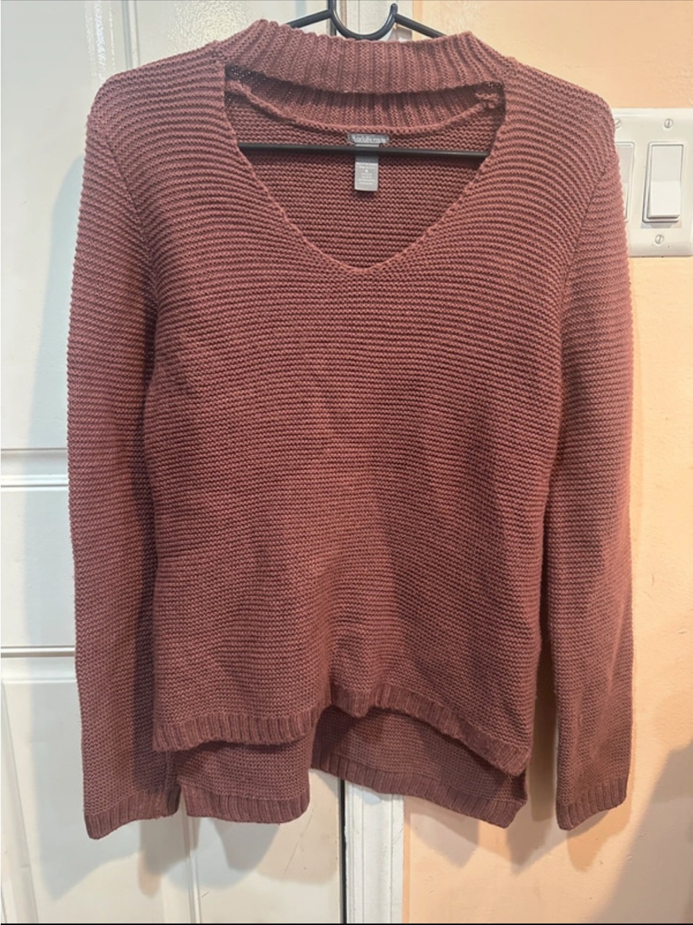 Charlotte Russe Mauve V-Neck Ribbed Knit Sweater